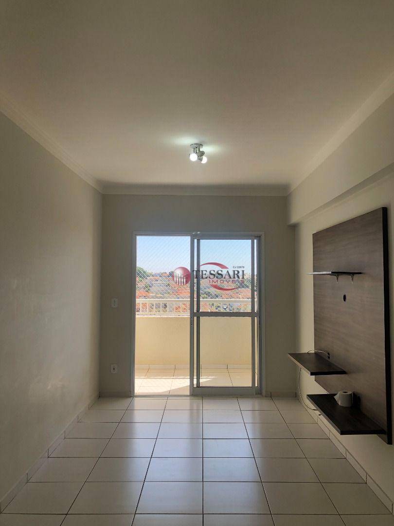 Apartamento à venda com 2 quartos, 70m² - Foto 2