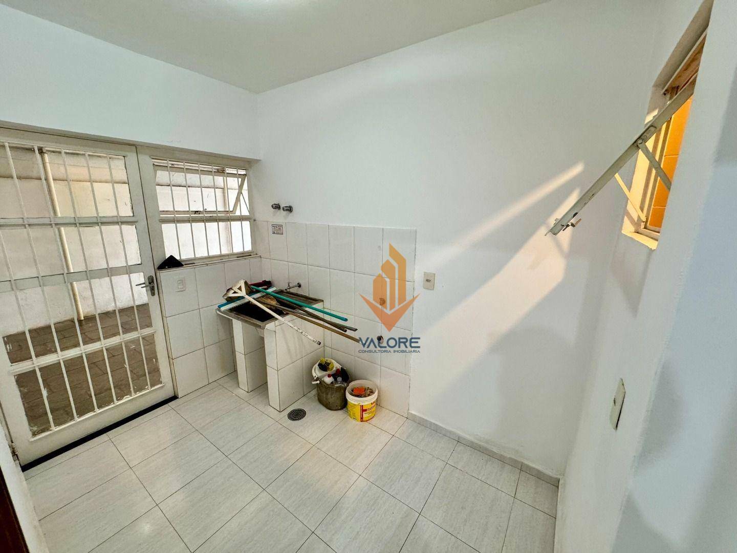 Casa à venda com 4 quartos, 300m² - Foto 19