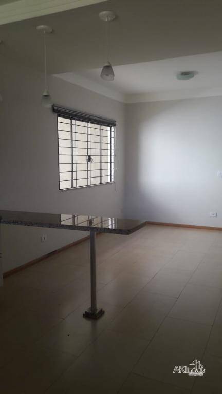 Casa à venda com 4 quartos, 200m² - Foto 17