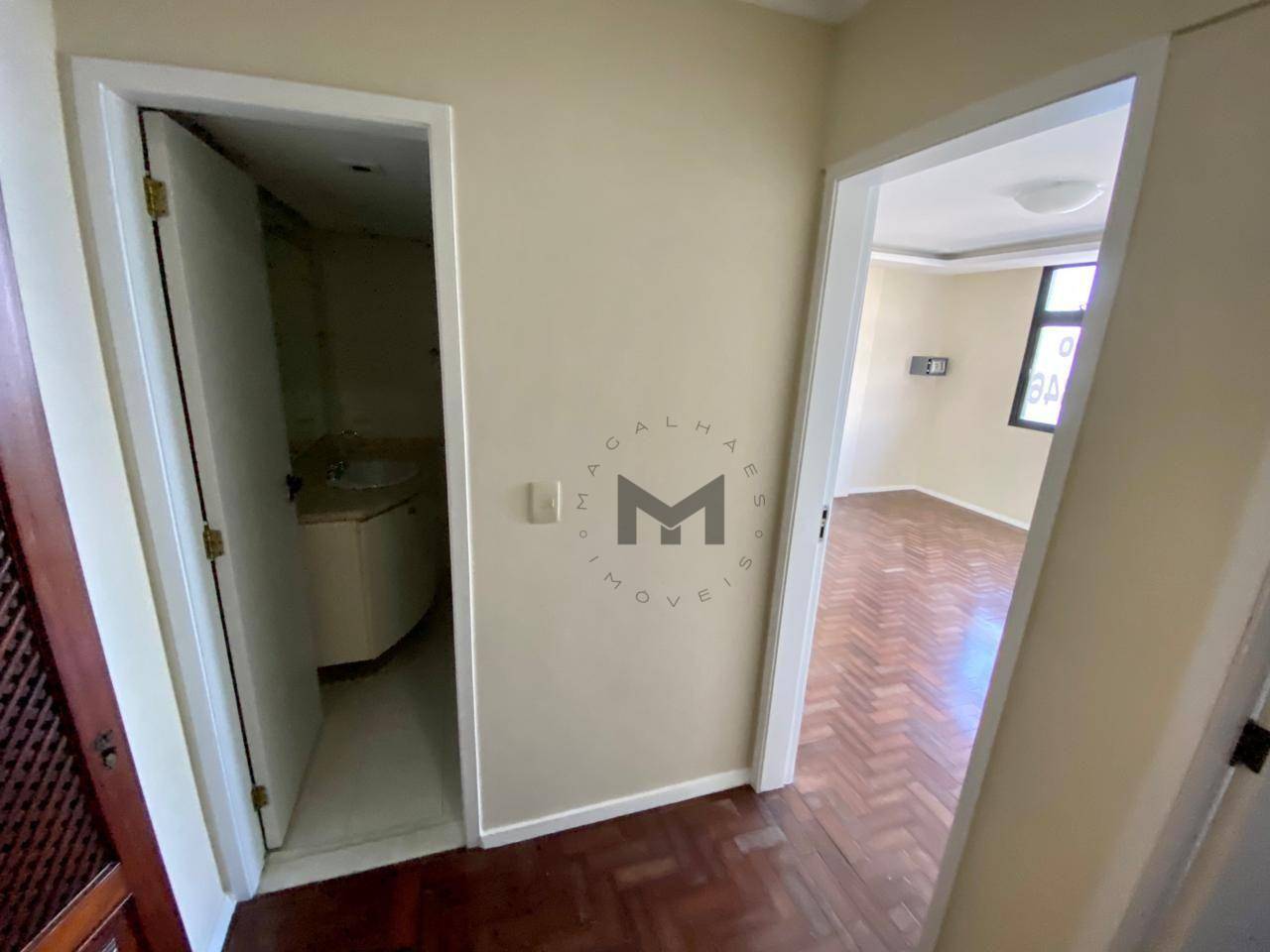 Apartamento à venda com 4 quartos, 180m² - Foto 12