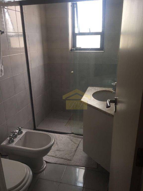 Apartamento à venda com 4 quartos, 227m² - Foto 32