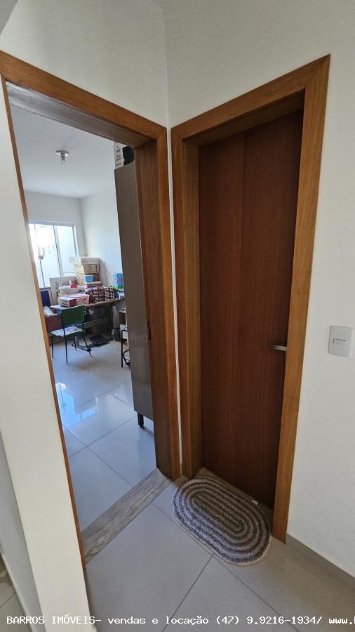 Casa à venda com 4 quartos, 97m² - Foto 10