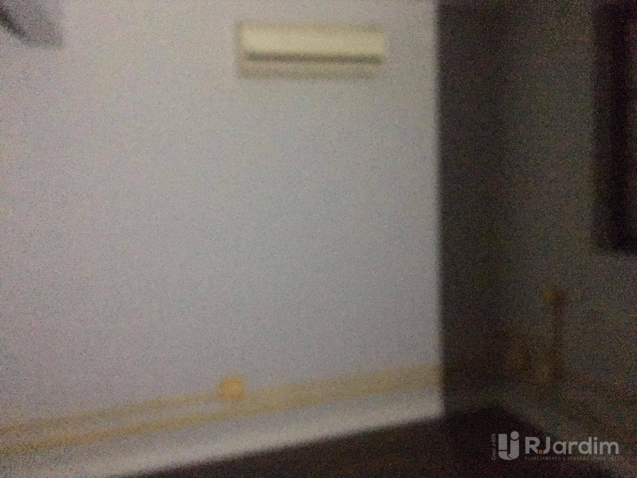 Casa de Condomínio à venda e aluguel com 6 quartos, 230m² - Foto 11