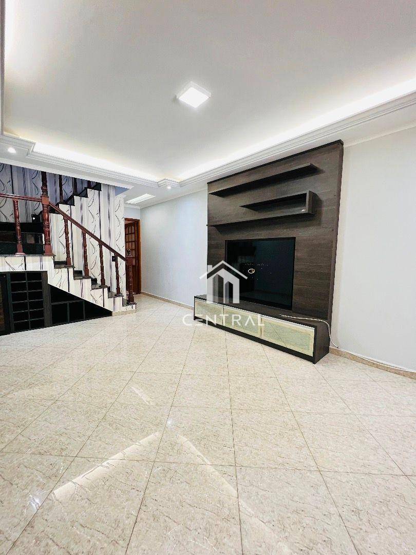 Sobrado à venda com 3 quartos, 136m² - Foto 1