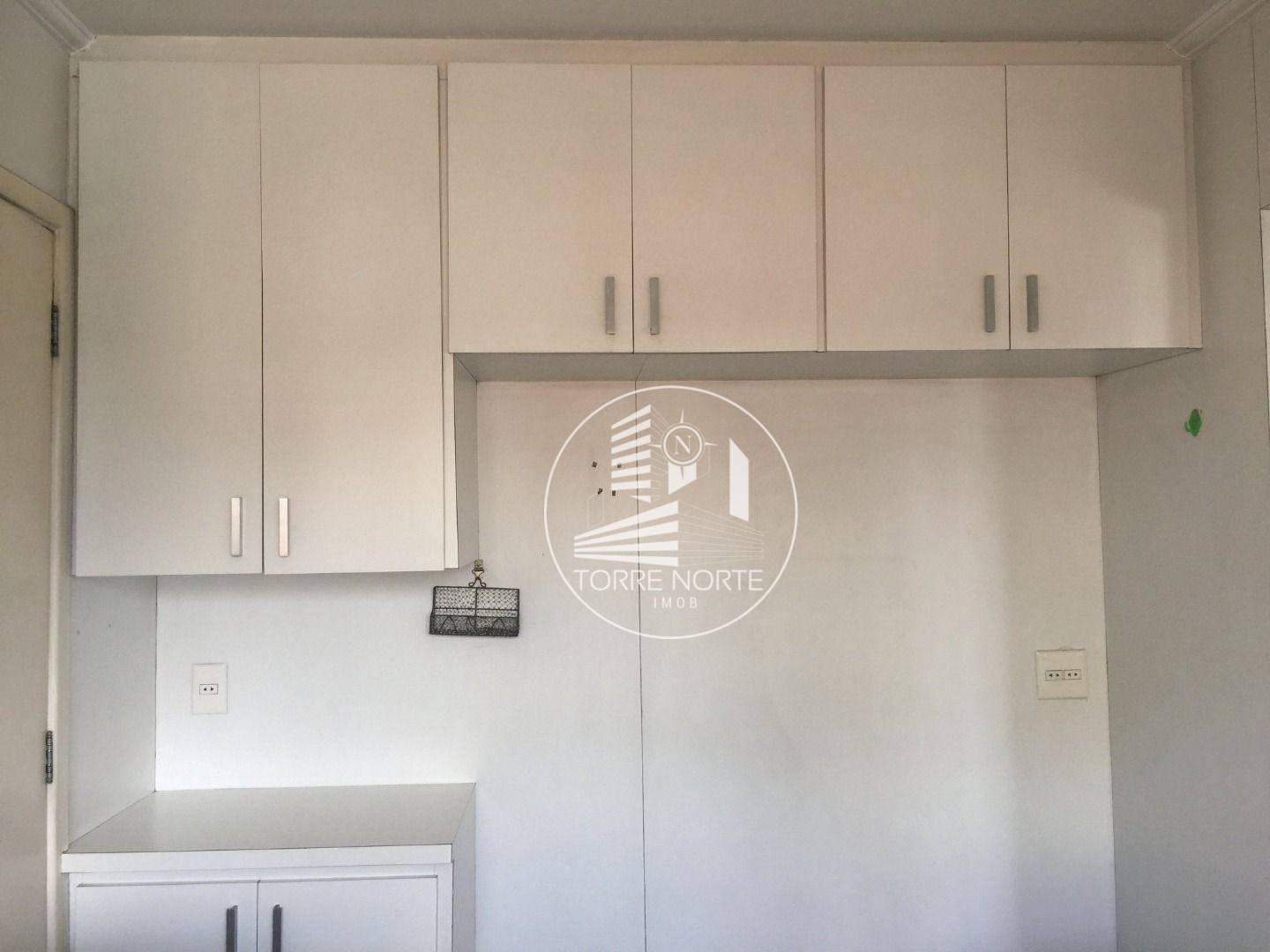 Apartamento para alugar com 3 quartos, 204m² - Foto 16