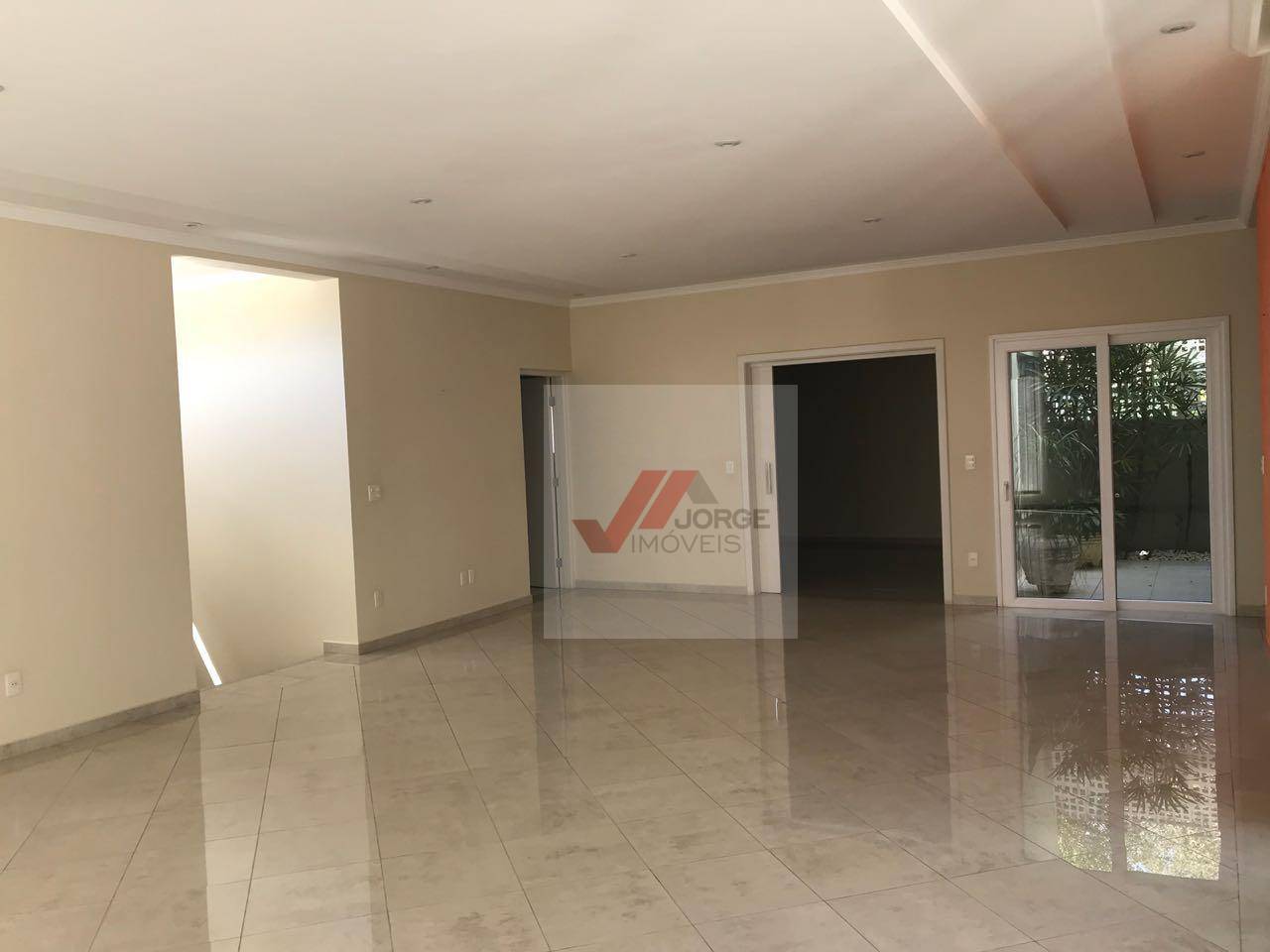 Casa à venda com 3 quartos, 325m² - Foto 4