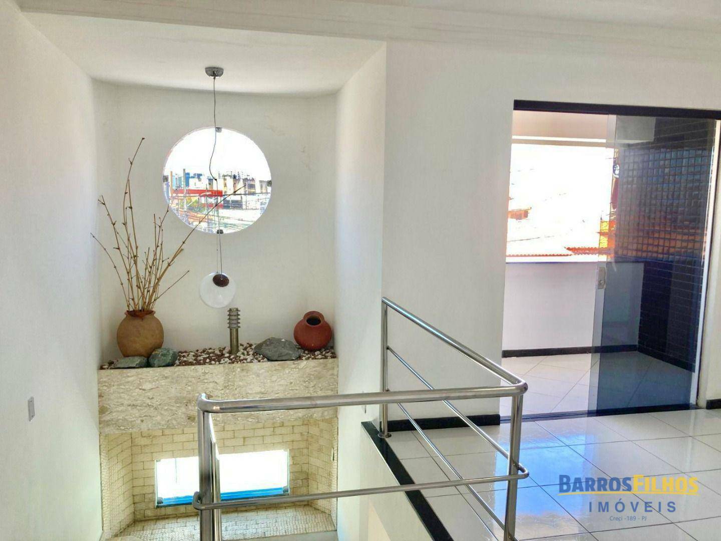 Casa para alugar com 4 quartos, 300m² - Foto 18