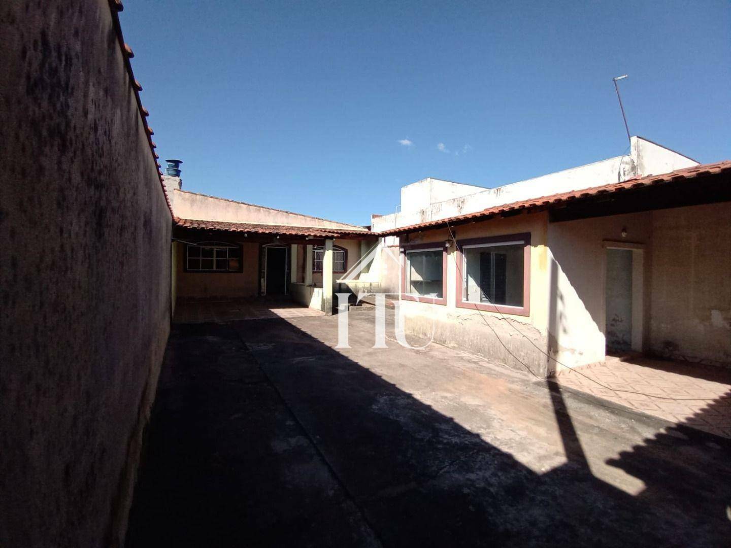 Casa à venda com 3 quartos, 97m² - Foto 4