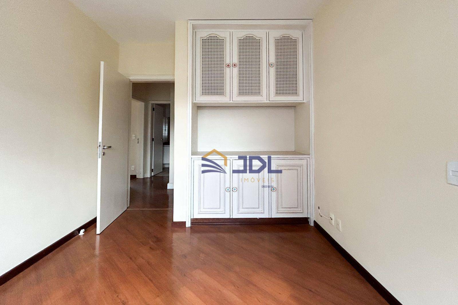 Apartamento à venda com 3 quartos, 172m² - Foto 15