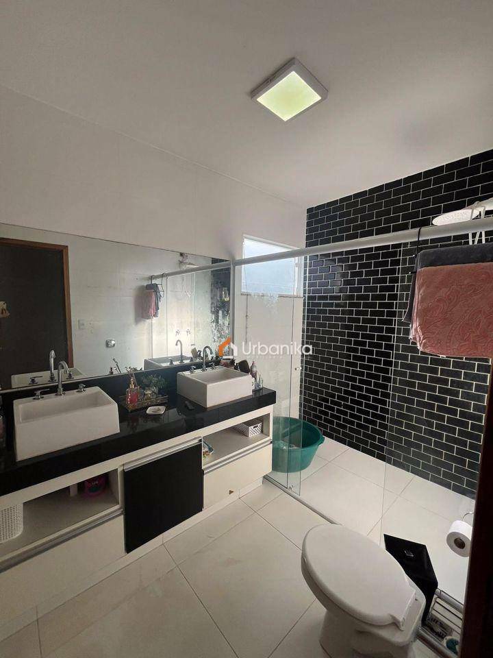 Casa, 3 quartos, 179 m² - Foto 4