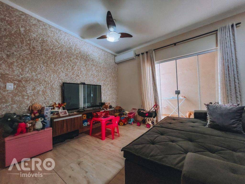 Casa à venda com 2 quartos, 118m² - Foto 3