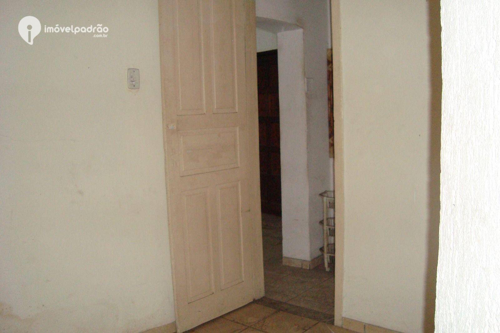 Casa para alugar com 3 quartos, 150m² - Foto 24