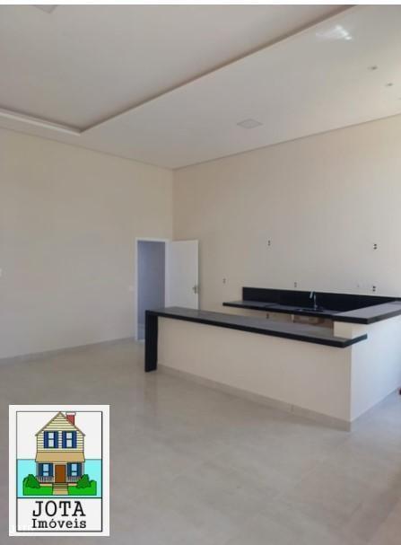 Casa à venda com 3 quartos, 164m² - Foto 1