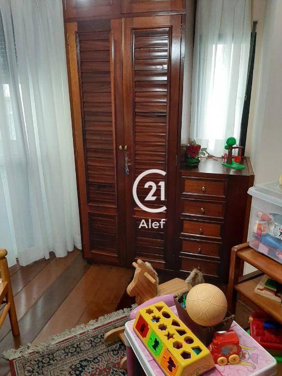 Apartamento à venda com 4 quartos, 186m² - Foto 47