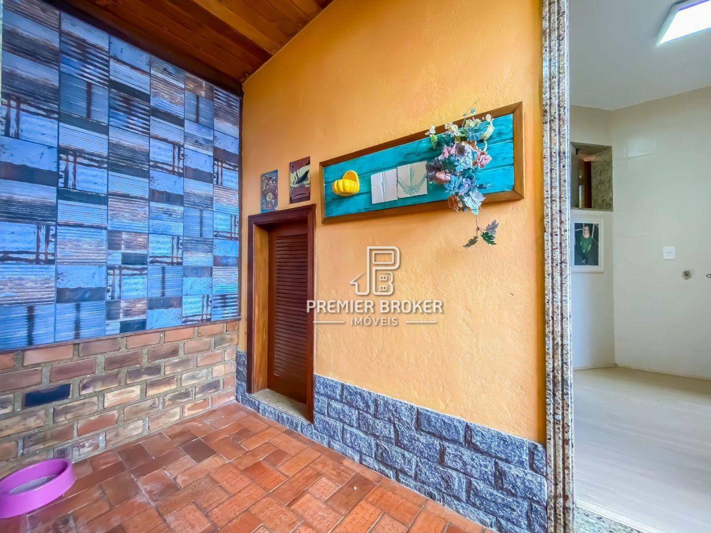 Casa de Condomínio à venda com 3 quartos, 300m² - Foto 13