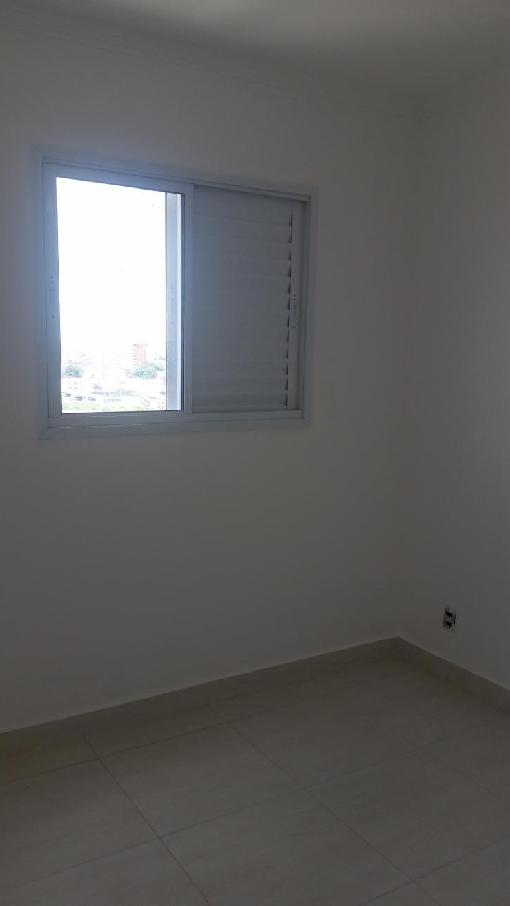 Apartamento à venda com 2 quartos, 68m² - Foto 2