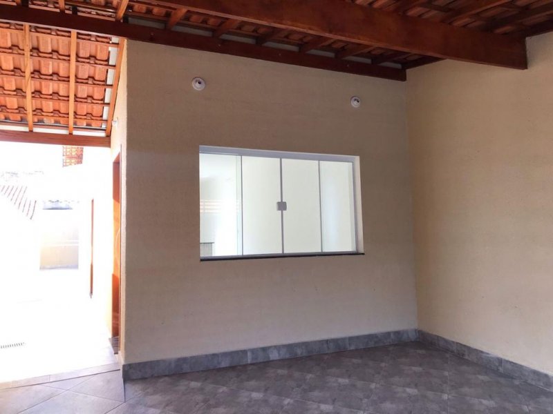 Casa à venda com 2 quartos, 87m² - Foto 2