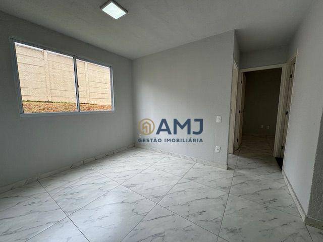 Apartamento à venda com 2 quartos, 42m² - Foto 2