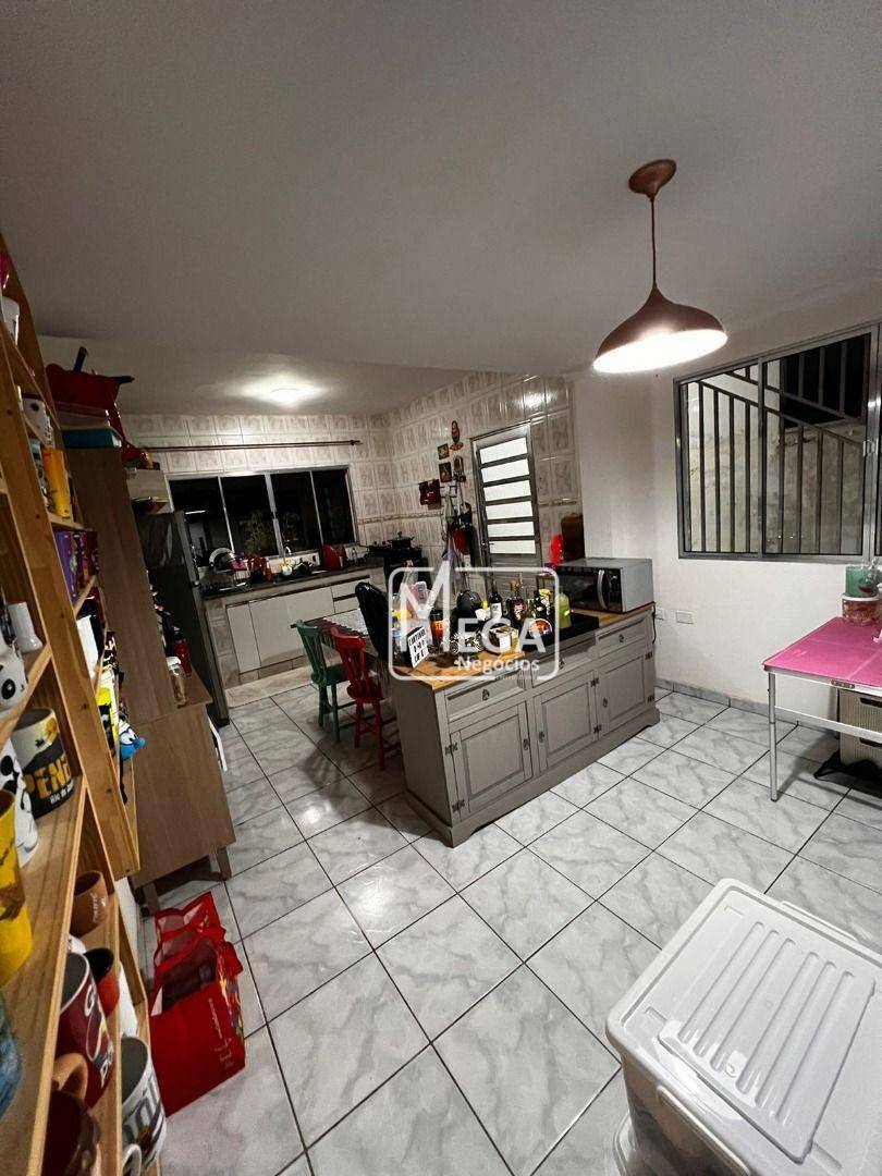 Casa de Condomínio para alugar com 2 quartos, 150m² - Foto 2