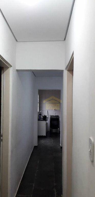 Casa à venda com 2 quartos, 80m² - Foto 13