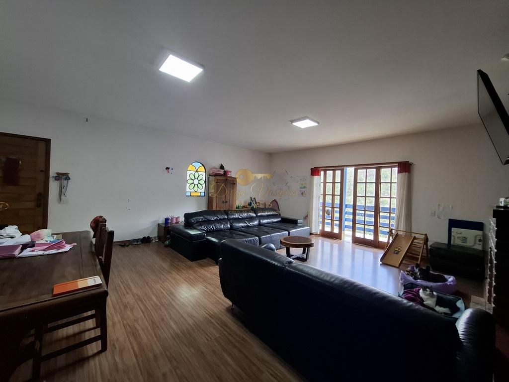 Casa à venda com 4 quartos, 1600m² - Foto 3