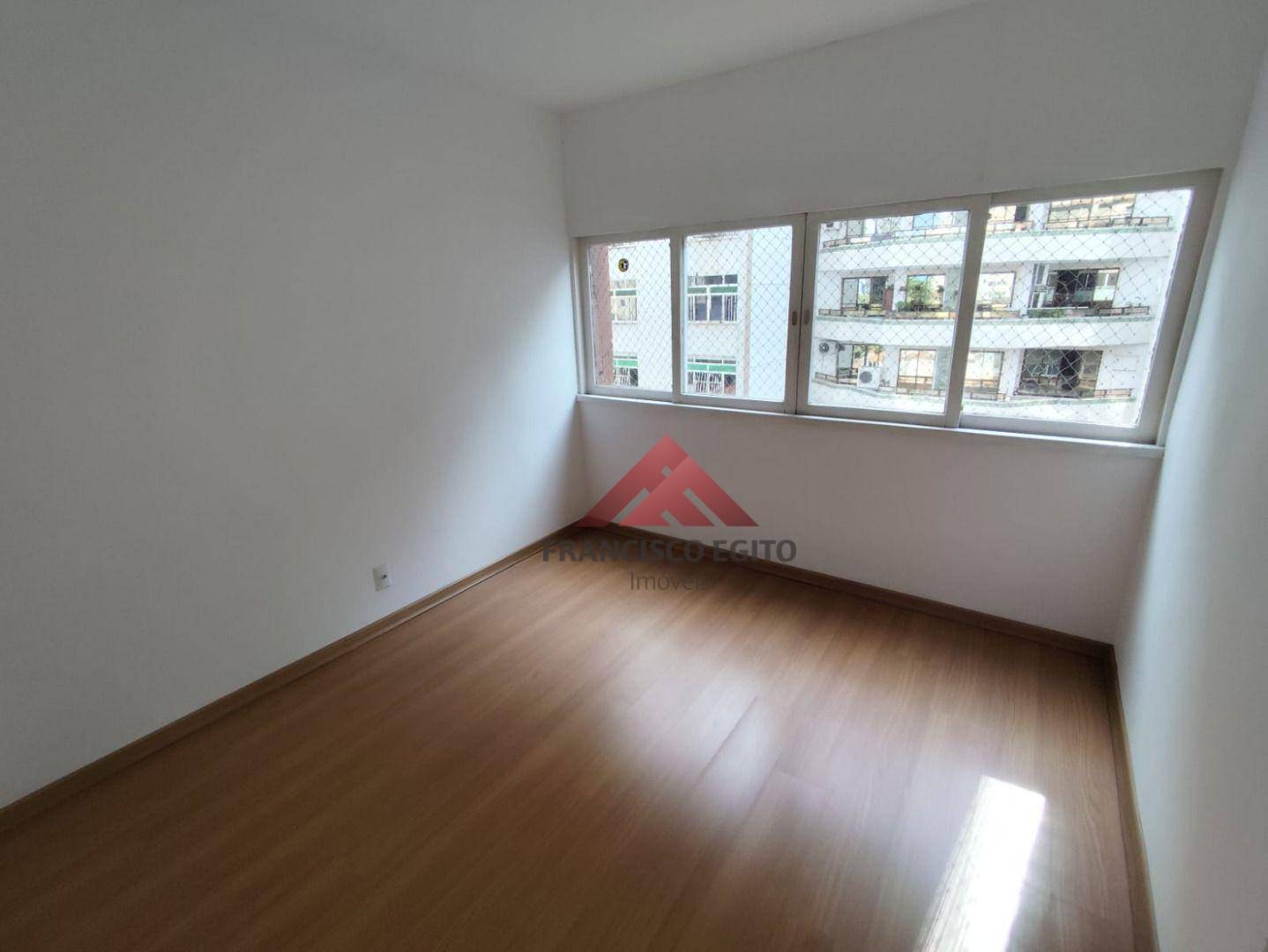 Apartamento à venda com 4 quartos, 110m² - Foto 10