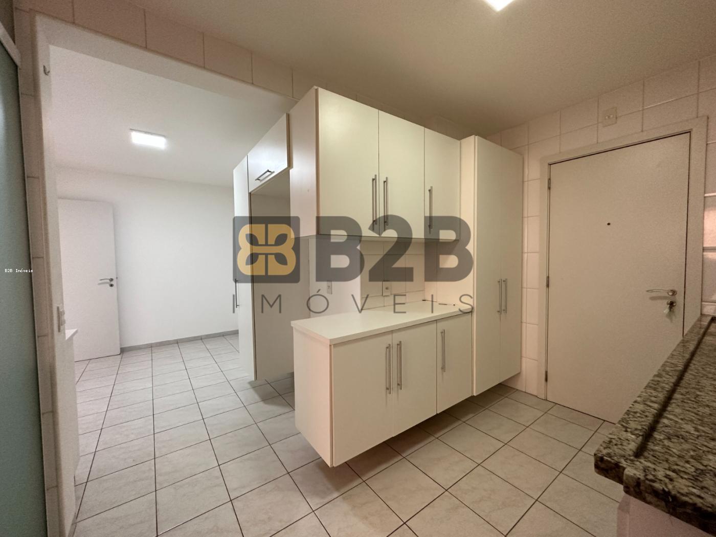 Apartamento à venda com 3 quartos, 135m² - Foto 24