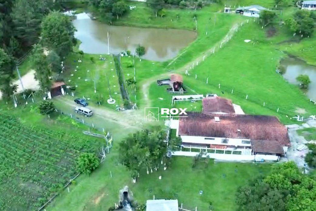Chácara à venda com 6 quartos, 350m² - Foto 19