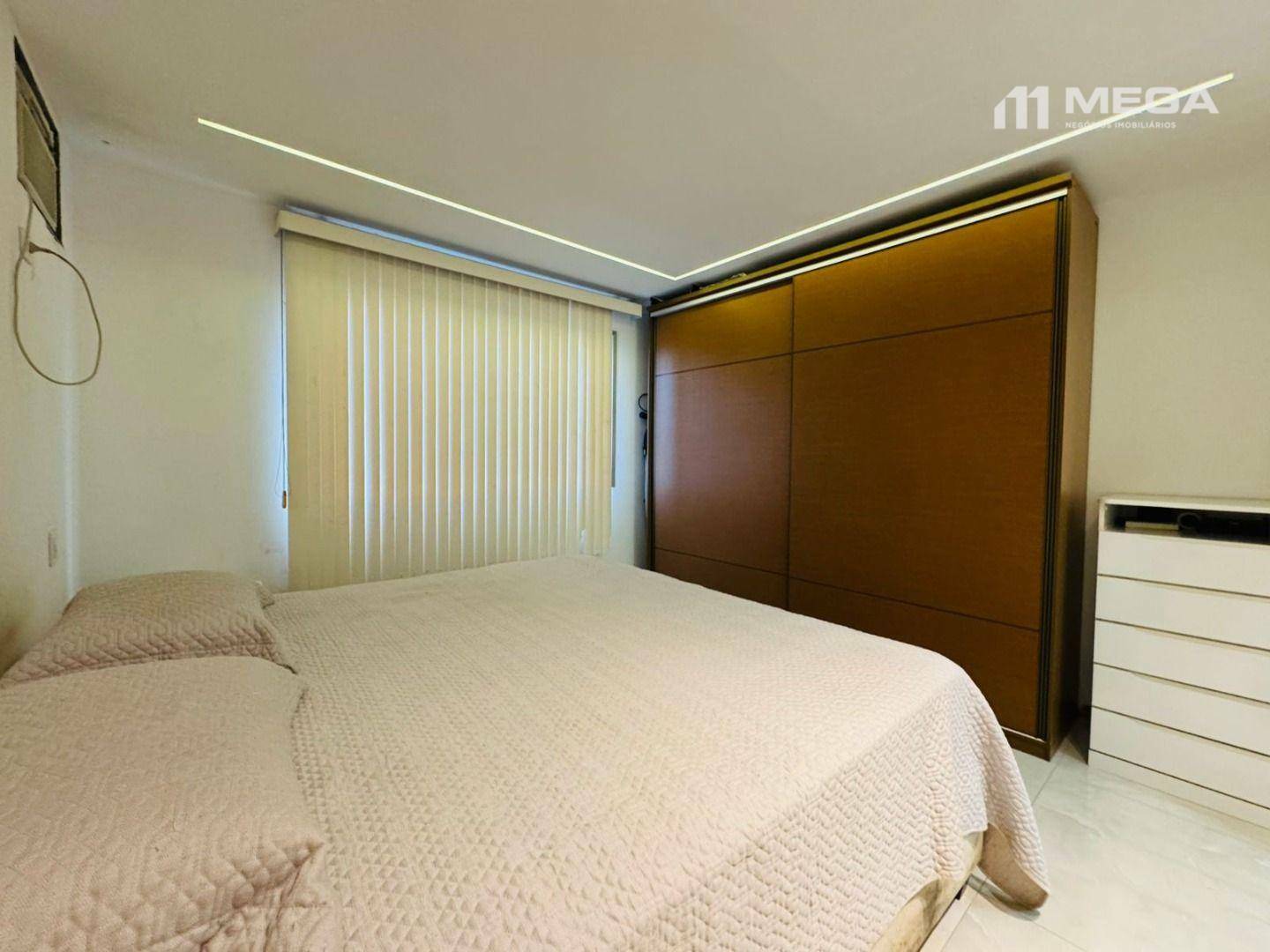 Apartamento à venda com 4 quartos, 220m² - Foto 13