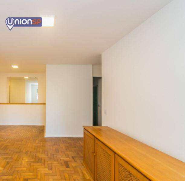 Apartamento à venda com 2 quartos, 70m² - Foto 2