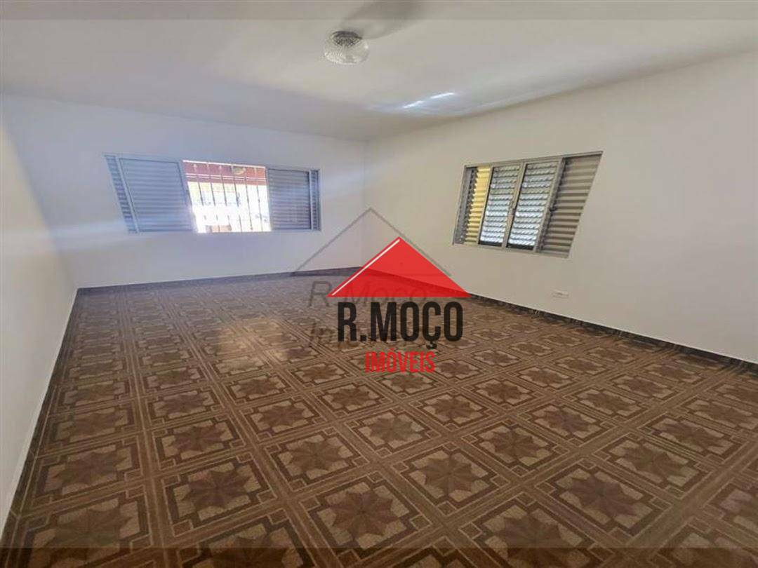 Sobrado à venda com 3 quartos, 218m² - Foto 1