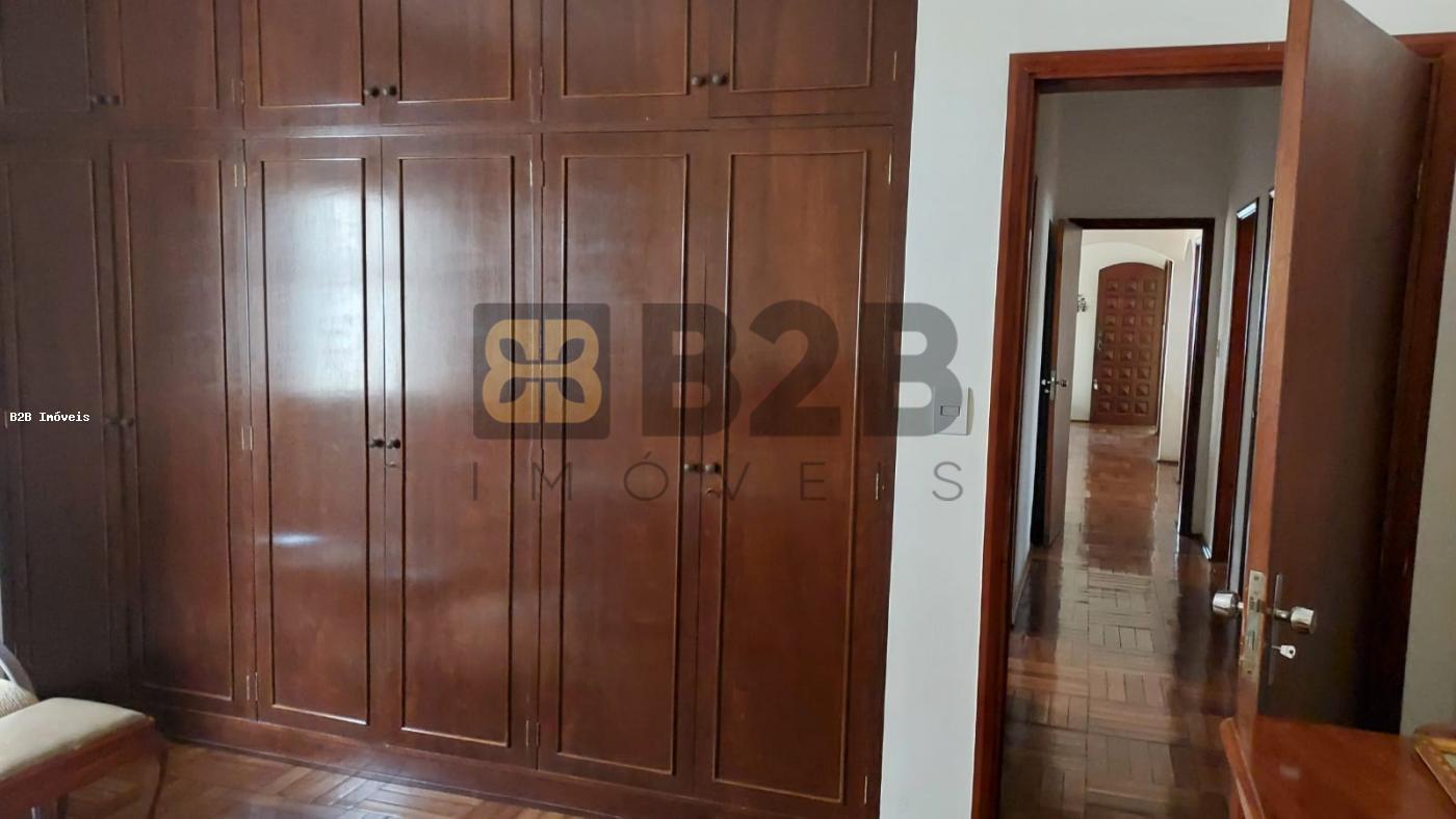 Casa à venda com 5 quartos, 266m² - Foto 12