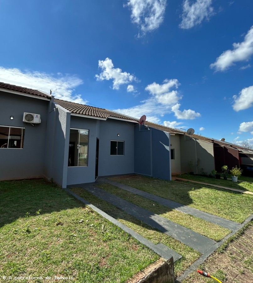 Casa à venda com 2 quartos, 162m² - Foto 2