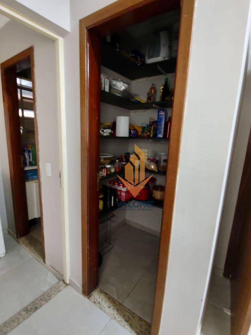 Casa à venda com 3 quartos, 250m² - Foto 18