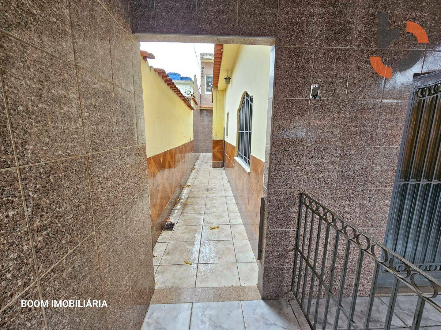 Casa à venda com 6 quartos, 210m² - Foto 5