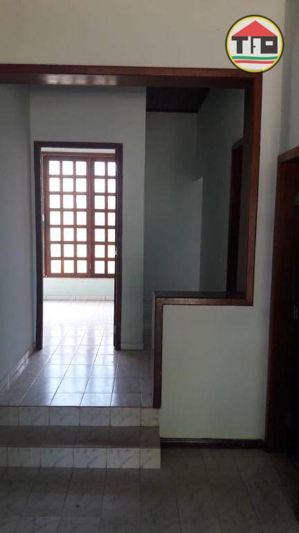 Casa para alugar com 3 quartos, 300M2 - Foto 3