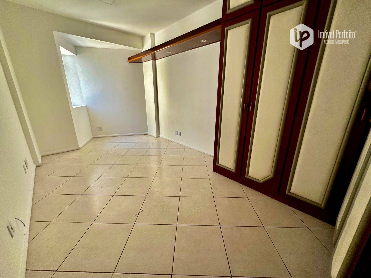 Apartamento para alugar com 4 quartos, 120m² - Foto 7