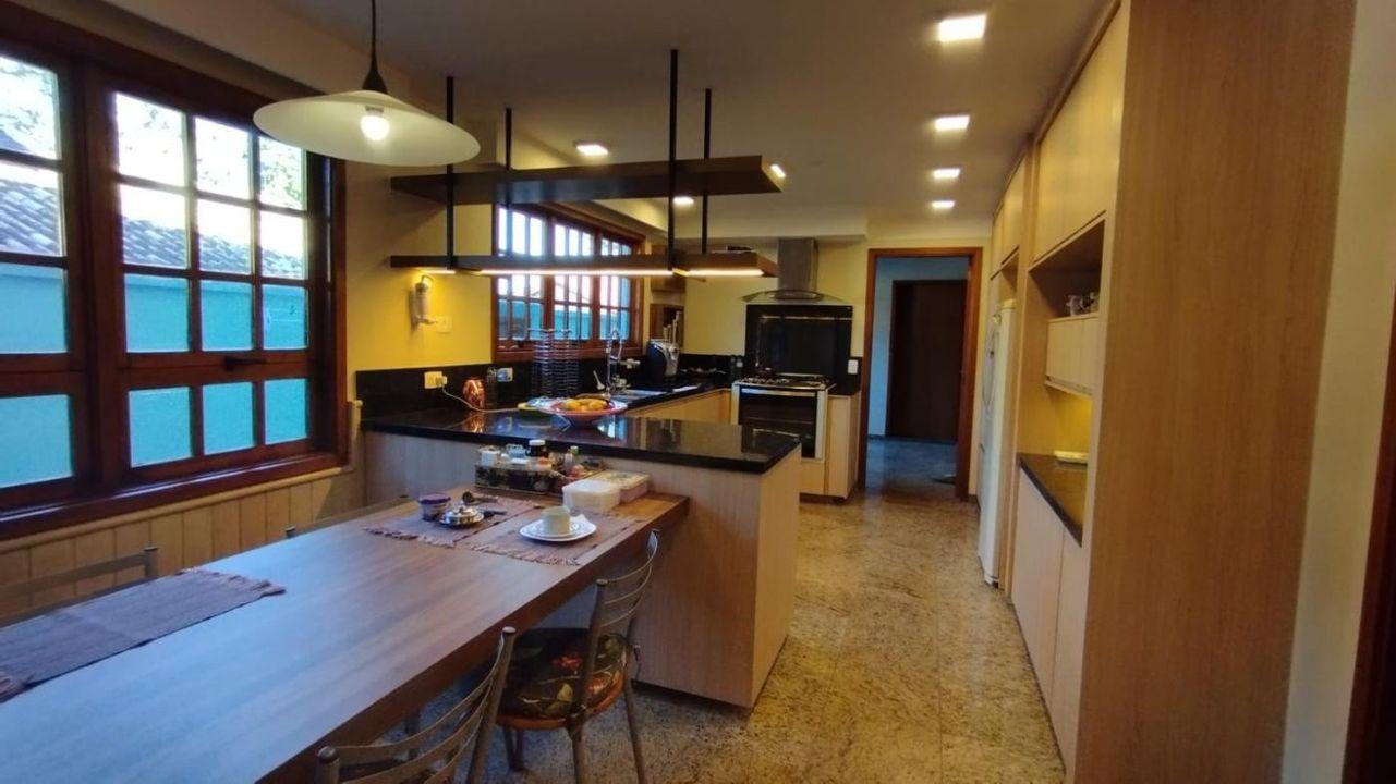 Casa de Condomínio para alugar com 4 quartos, 400m² - Foto 14