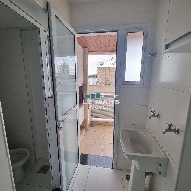 Apartamento à venda com 3 quartos, 98m² - Foto 7