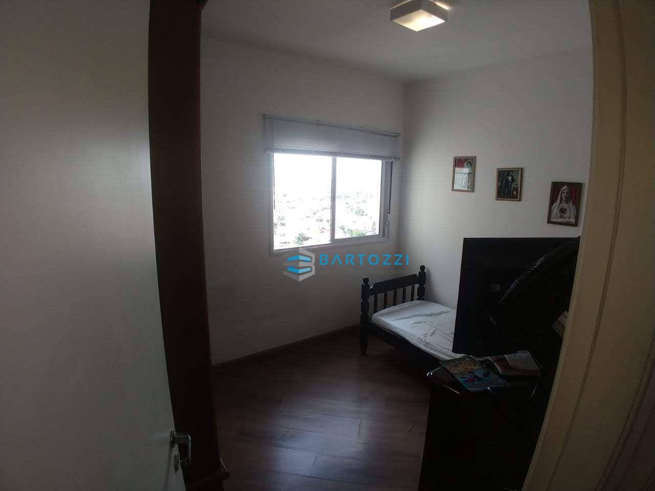 Apartamento à venda com 3 quartos, 97m² - Foto 18