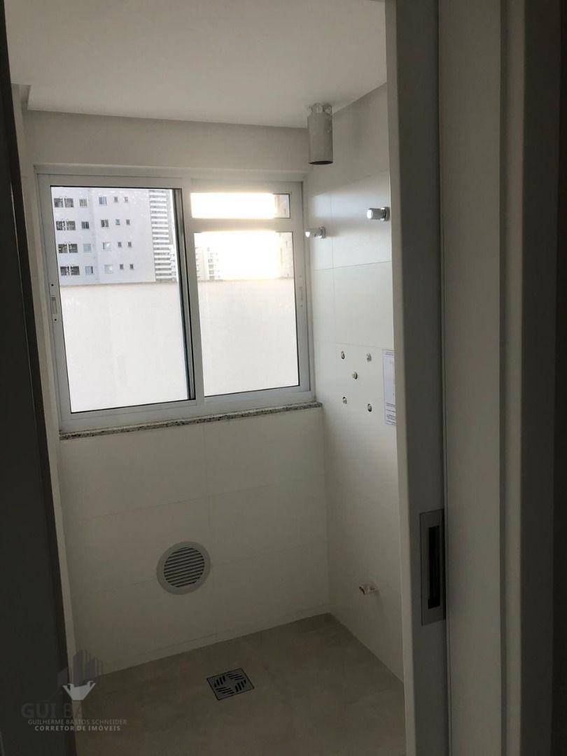 Apartamento à venda com 3 quartos, 107m² - Foto 11