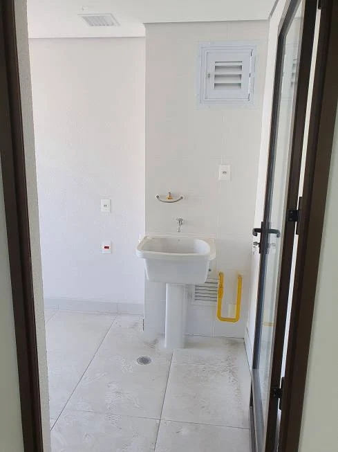 Apartamento à venda com 3 quartos, 137m² - Foto 3