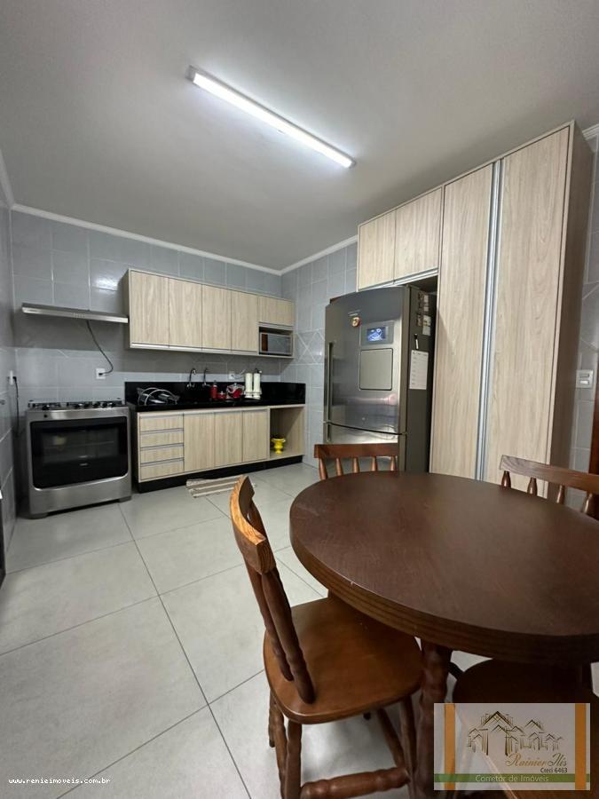 Casa à venda com 4 quartos, 360m² - Foto 12