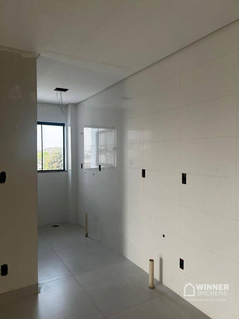 Apartamento à venda com 2 quartos, 62m² - Foto 2