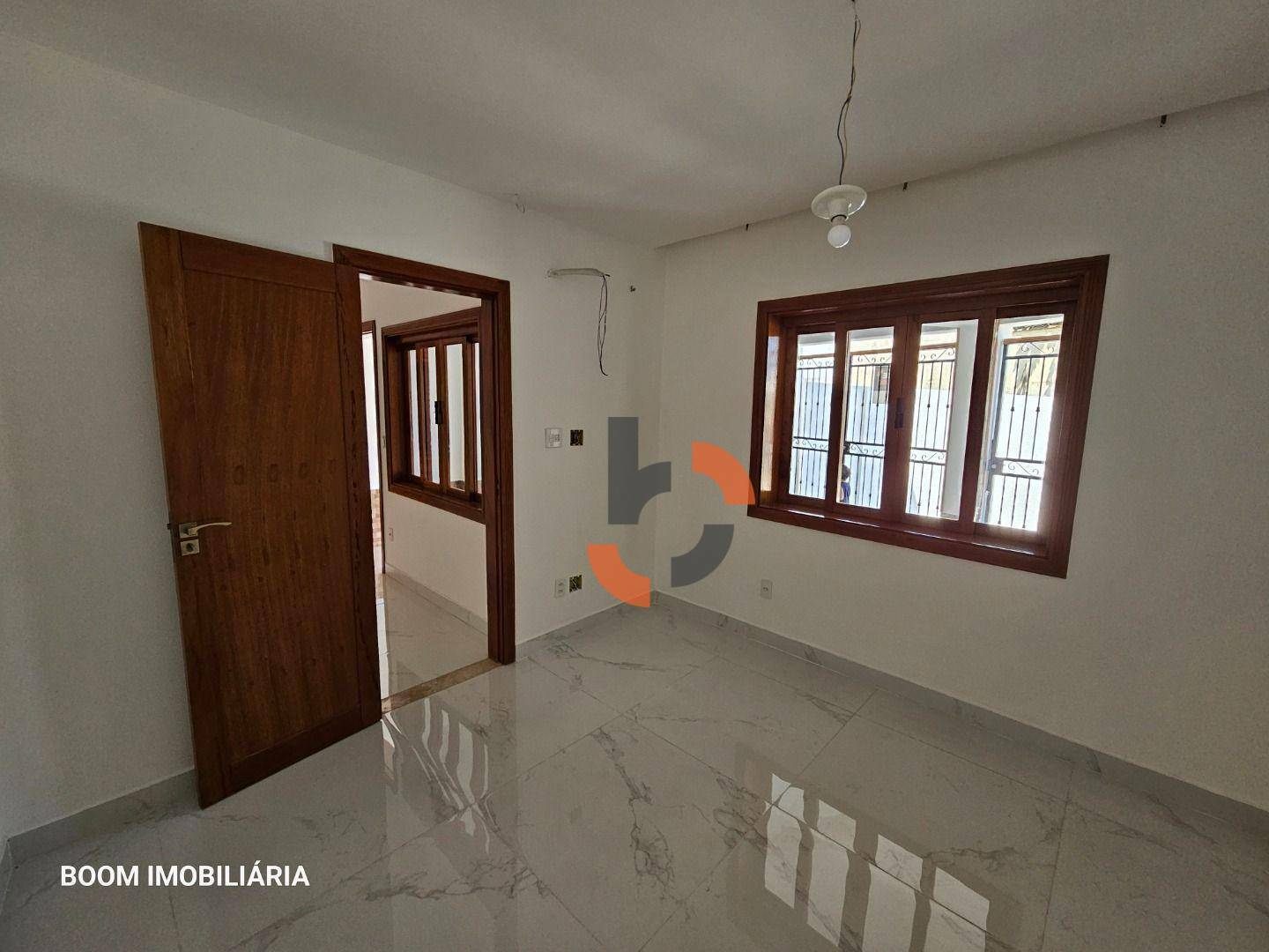 Casa à venda com 3 quartos, 71m² - Foto 7