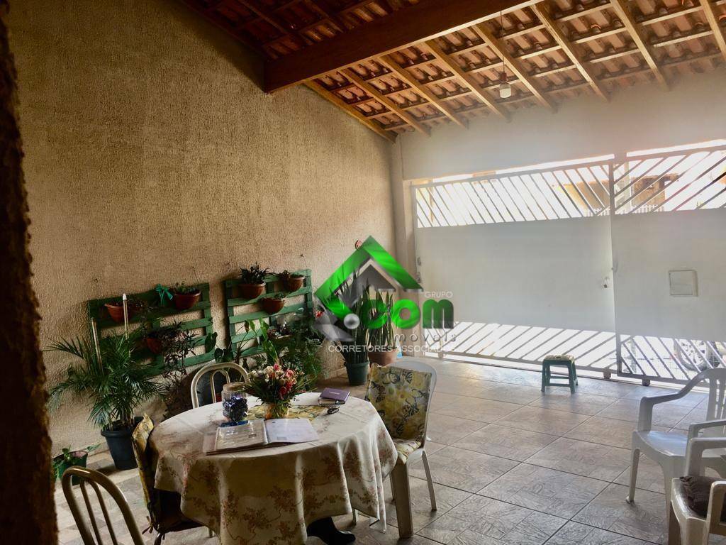 Casa à venda com 3 quartos, 171m² - Foto 2