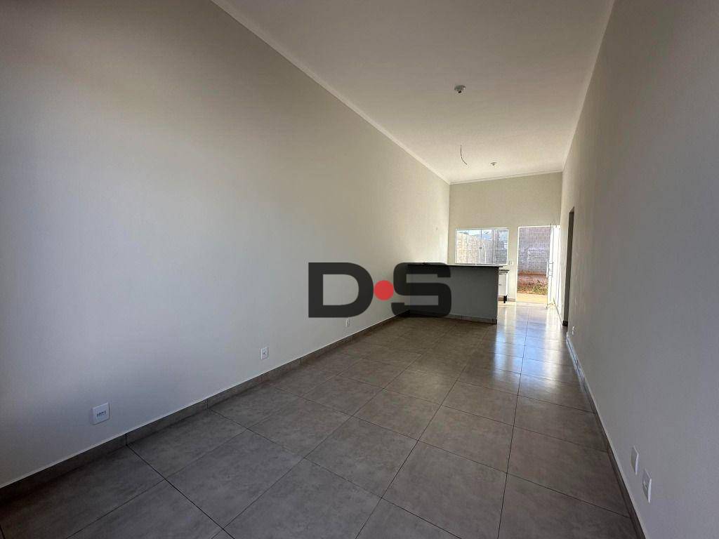 Casa à venda com 2 quartos, 62m² - Foto 2