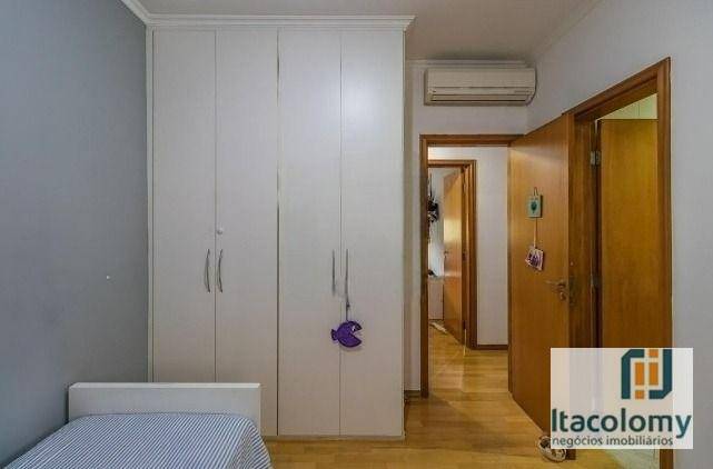 Apartamento à venda com 3 quartos, 139m² - Foto 19