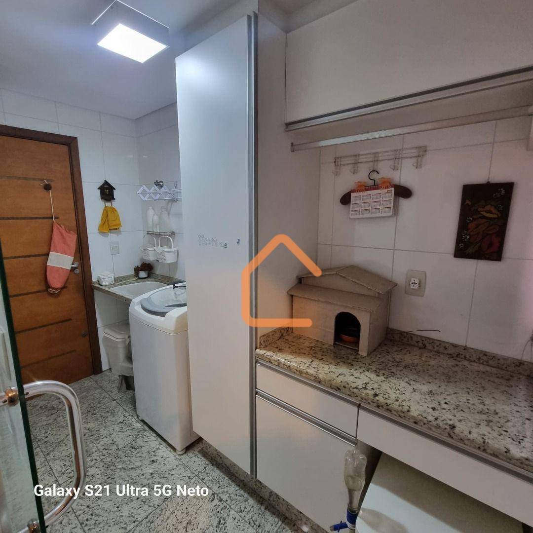 Apartamento à venda com 3 quartos, 167m² - Foto 3