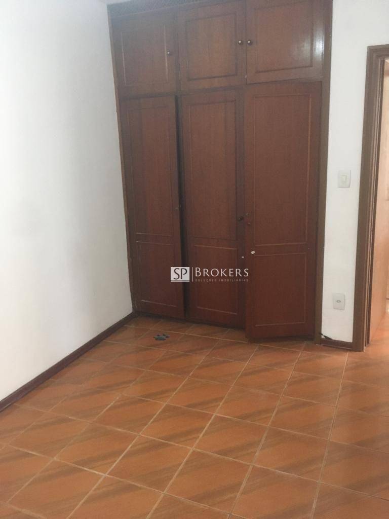 Casa para alugar com 5 quartos, 180m² - Foto 12